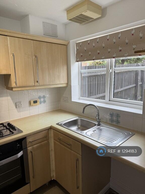 Kitchen (Right)
