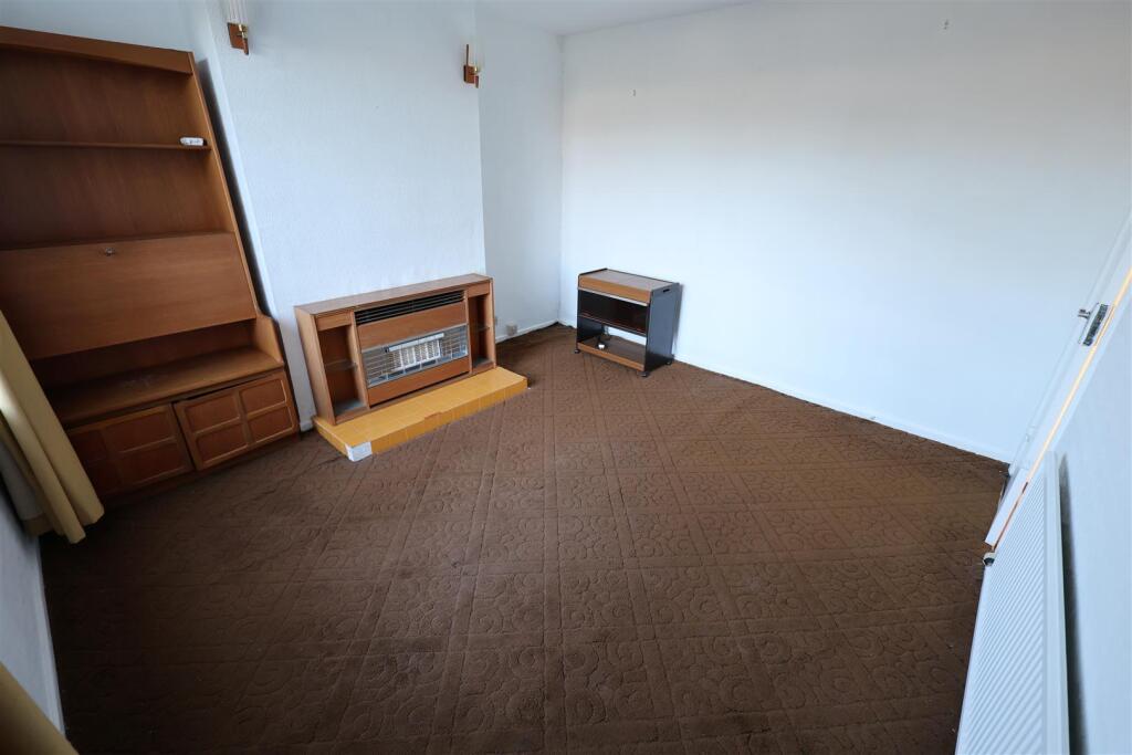 QR Dining Room i.JPG