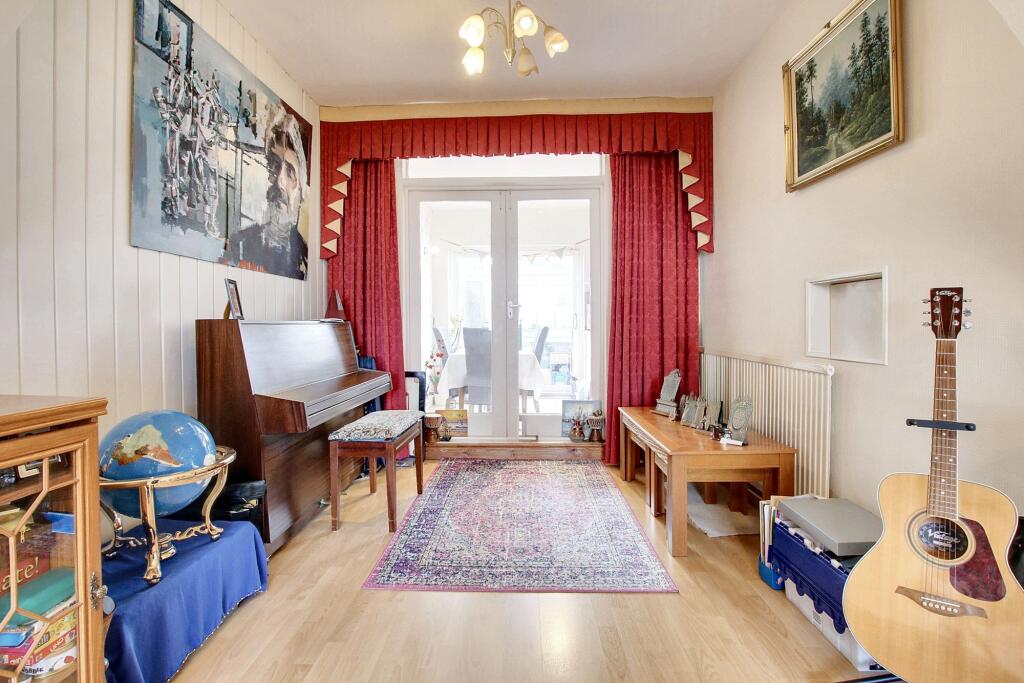 Extended Lounge