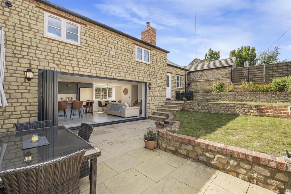 1 Kings Lane, Pury End (37).JPG