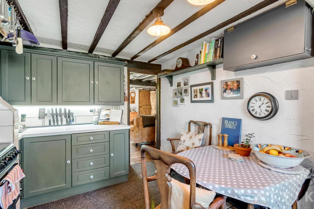 2 Town Farm Cottages IP19 0BE (12).jpg