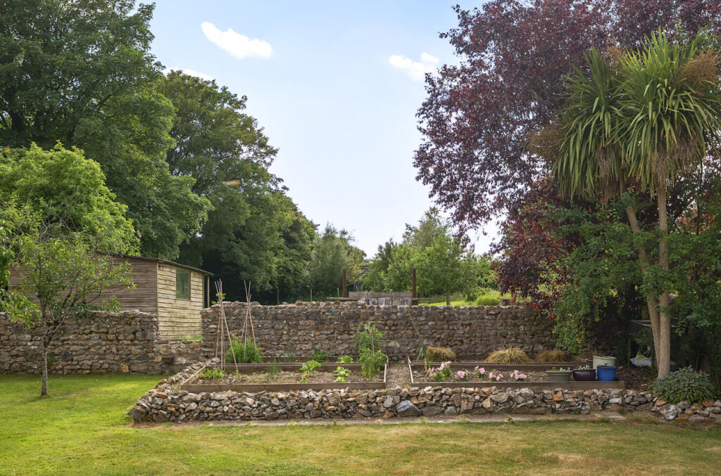 1310961-18-685990...