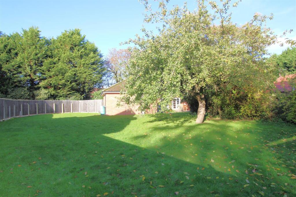 Rear Garden - c.JPG