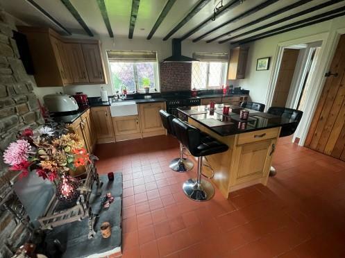 KITCHEN / BREAKFAST ROOM