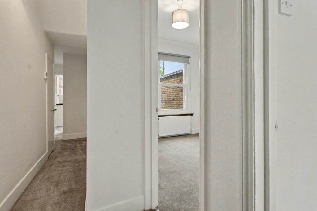 7.HALLWAY.jpg