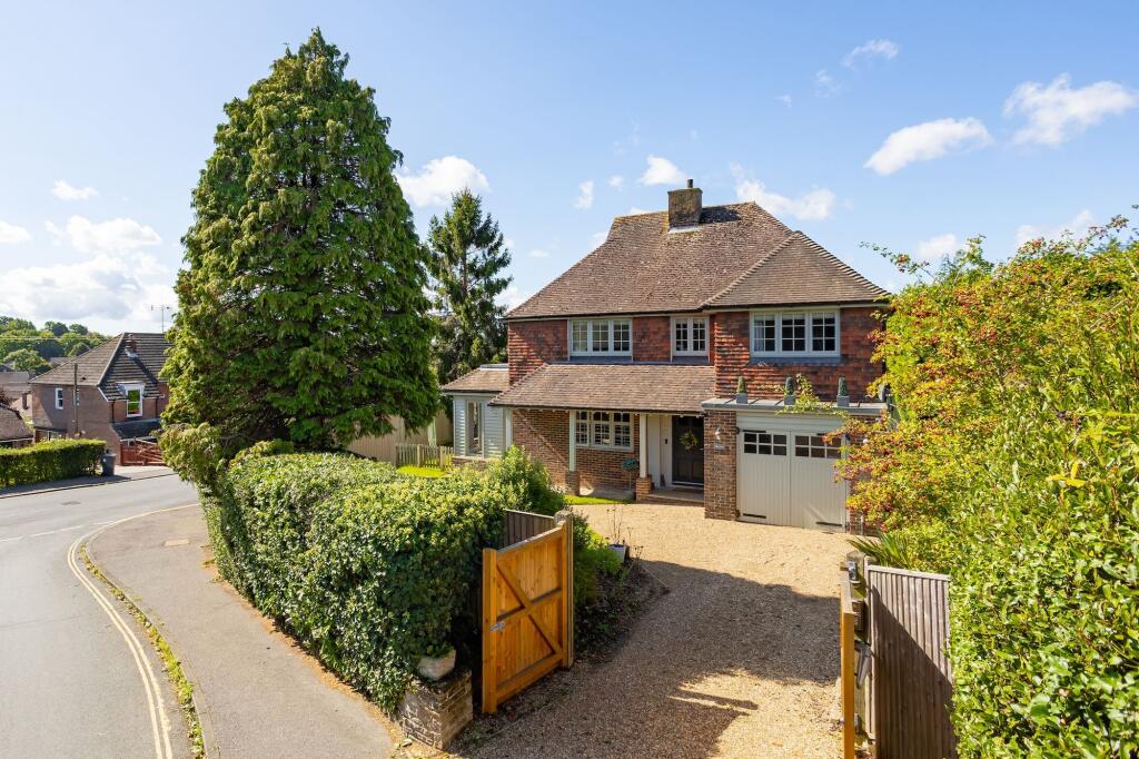 Haywards Road, Haywards Heath, RH16