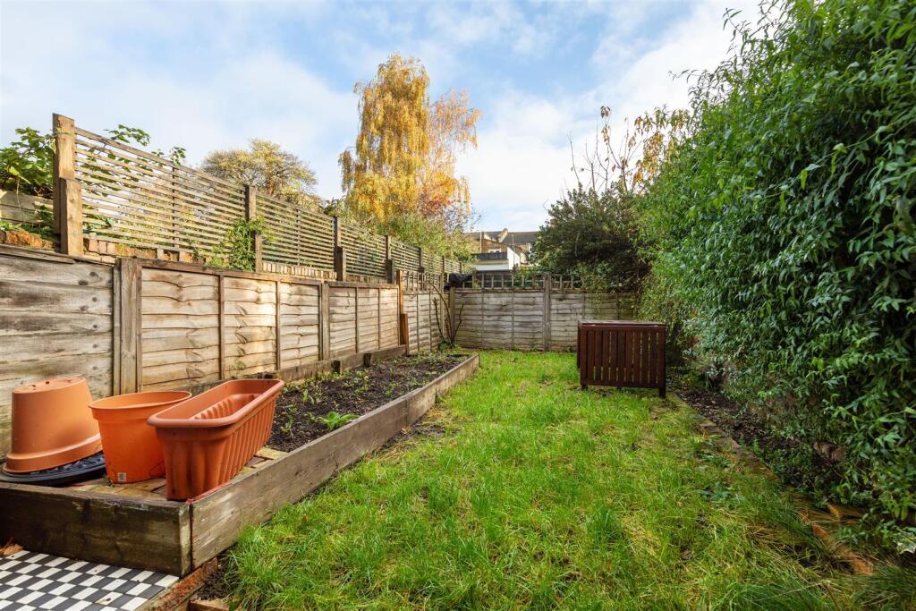 Lansdowne Drive, E8