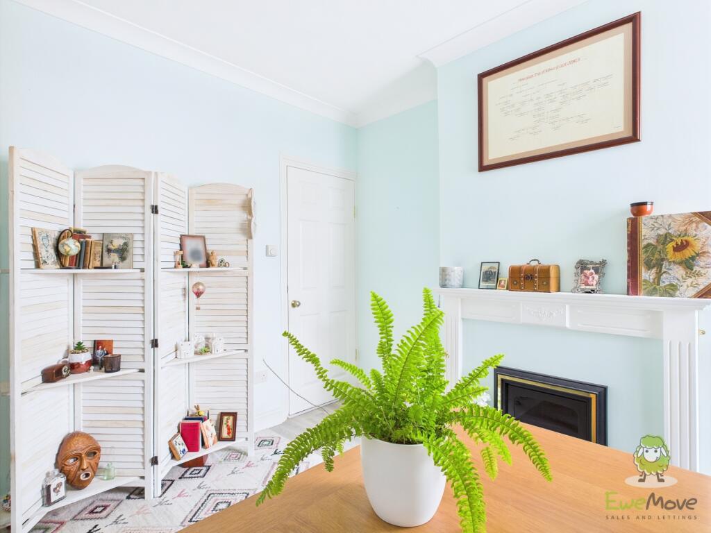 CAM01543G0-PR0134-STILL022