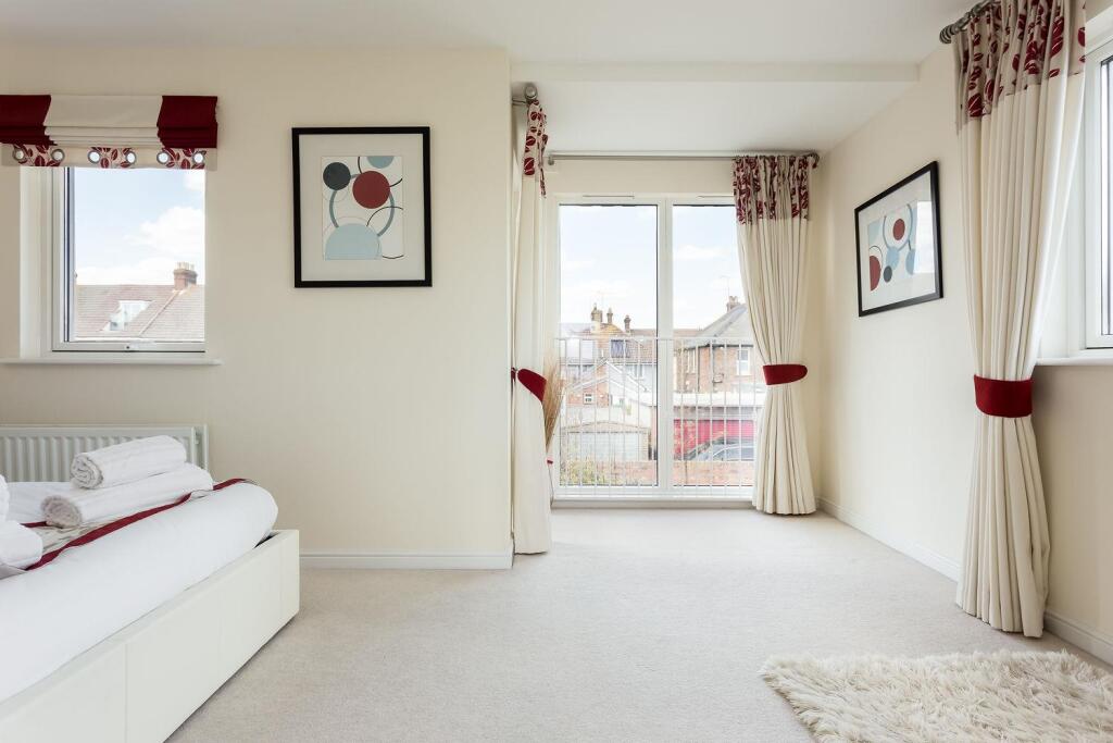 2BroomhillWay-ph19_web72.jpg
