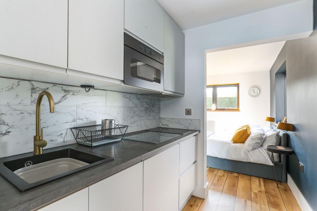 Annexe/Kitchen area