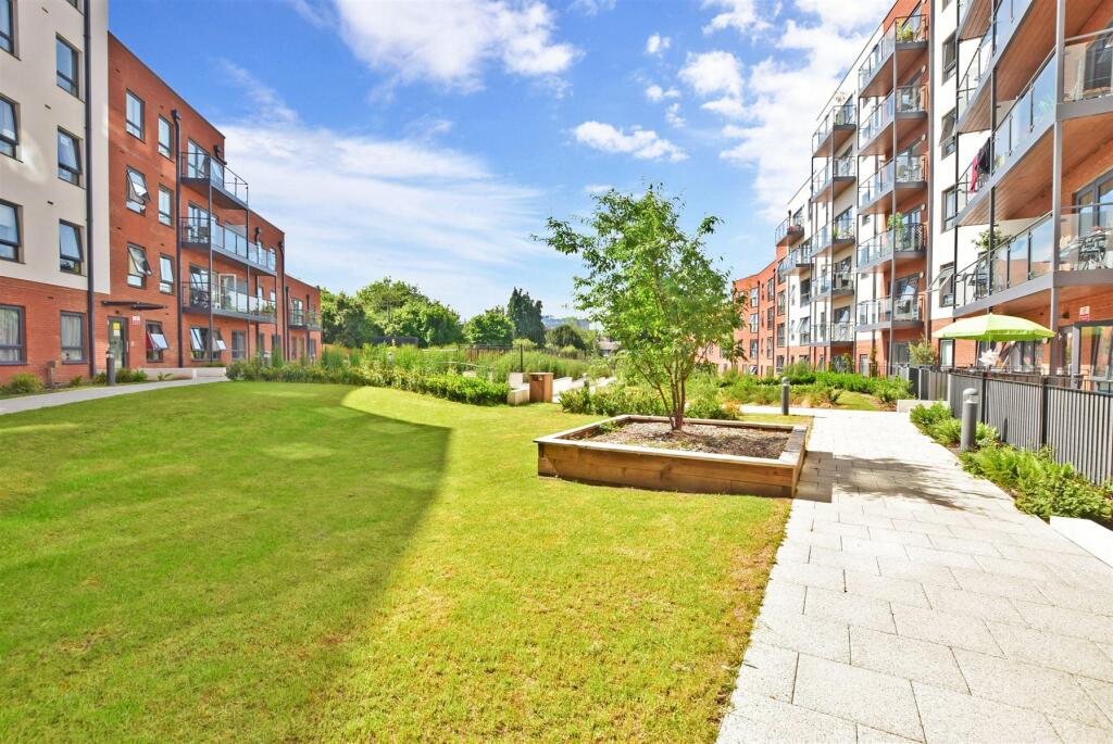 Commual Gardens