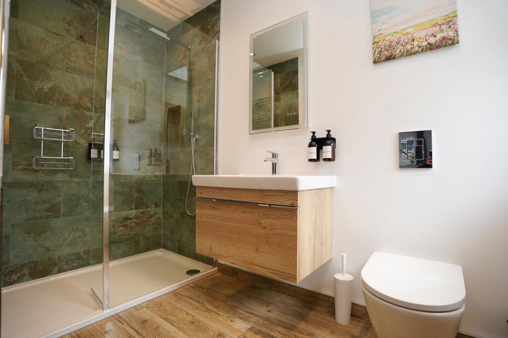 Swans Nest Ensuite