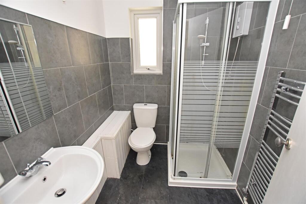 Shower Room.jpg