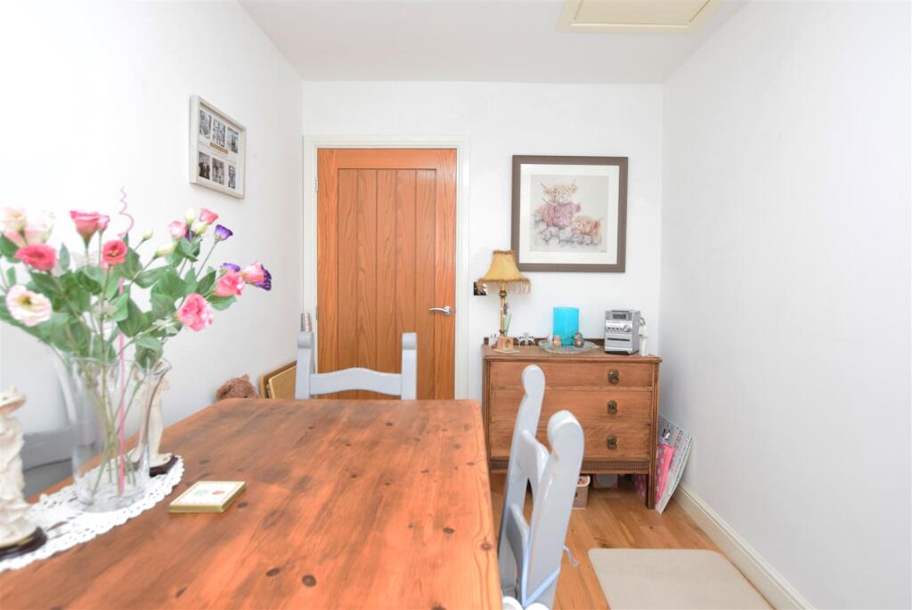 Bedroom 3 Diner V2.JPG