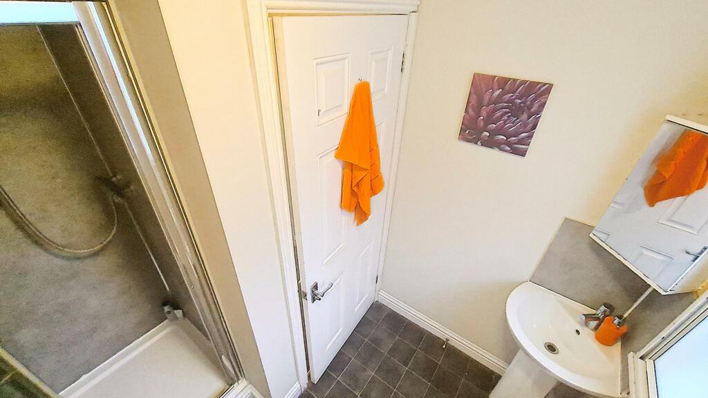 Room 5 - 4