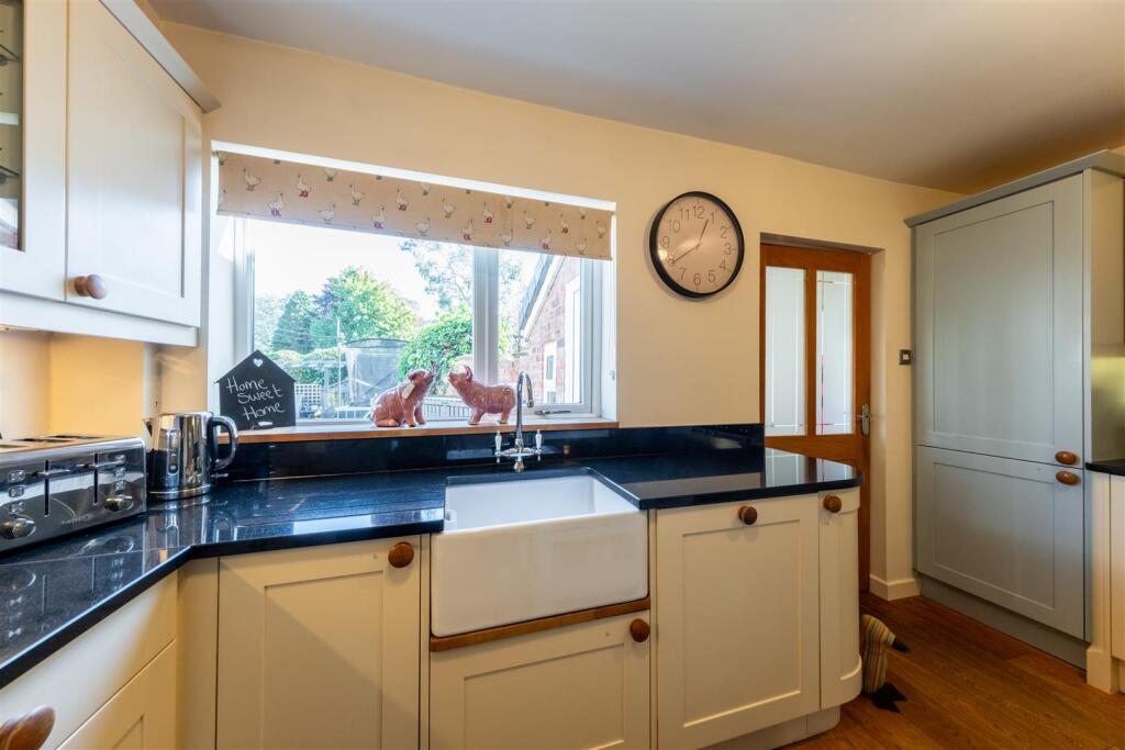 26 The Avenue-003.jpg