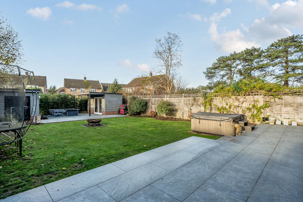 1385319-4-692ed85...