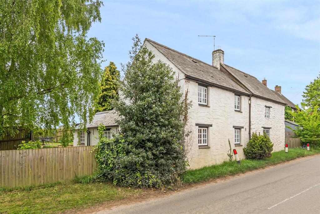 The White Cottage, 21 Wappenham Road, Abthorpe (5)