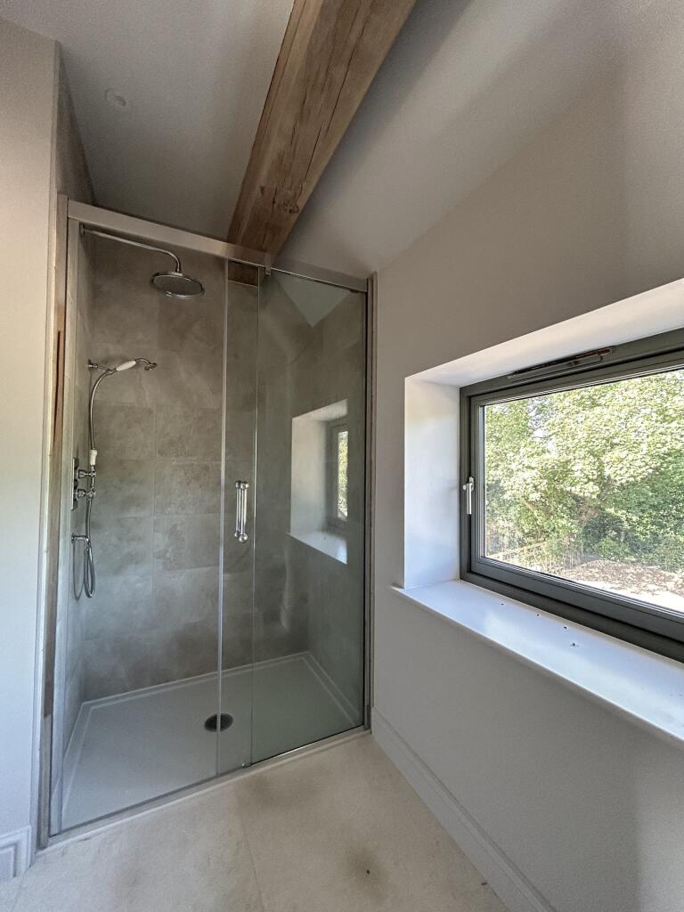 20240916_105354845_iOS