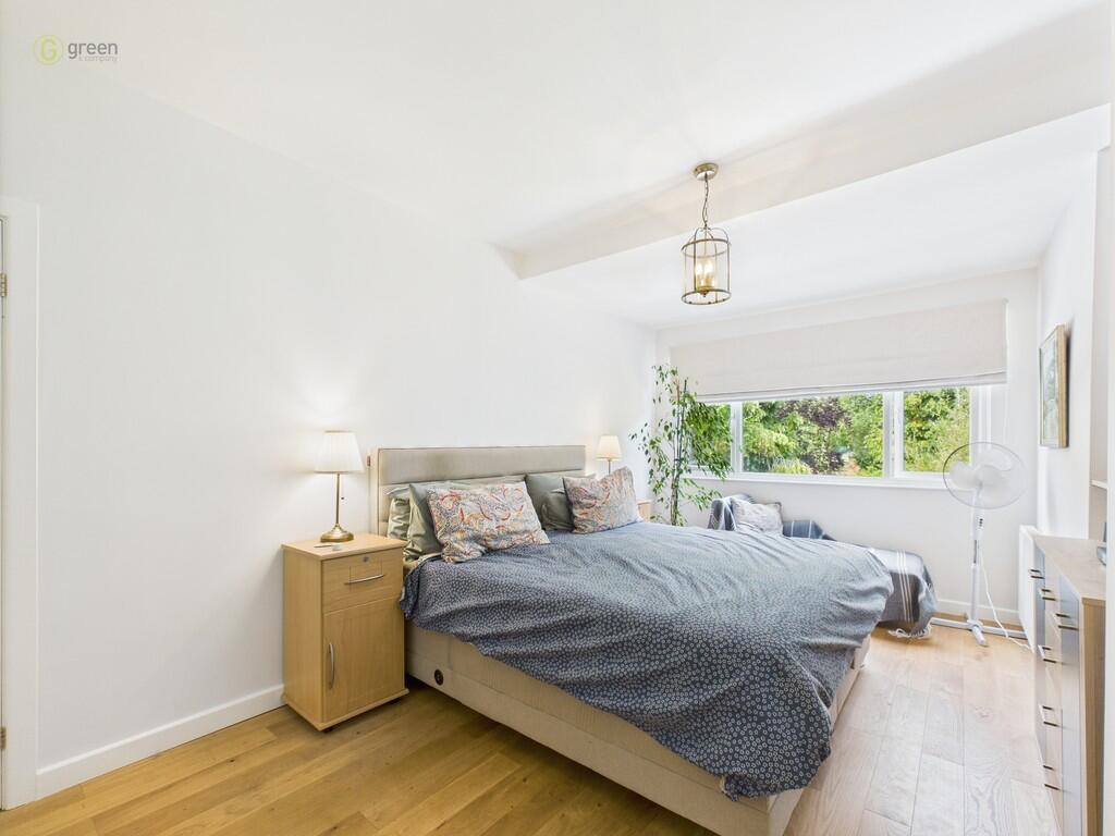 CAM03830G0-PR0198...