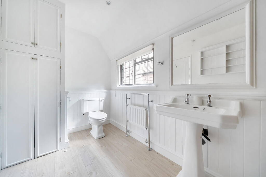 1302303-4-683b038...