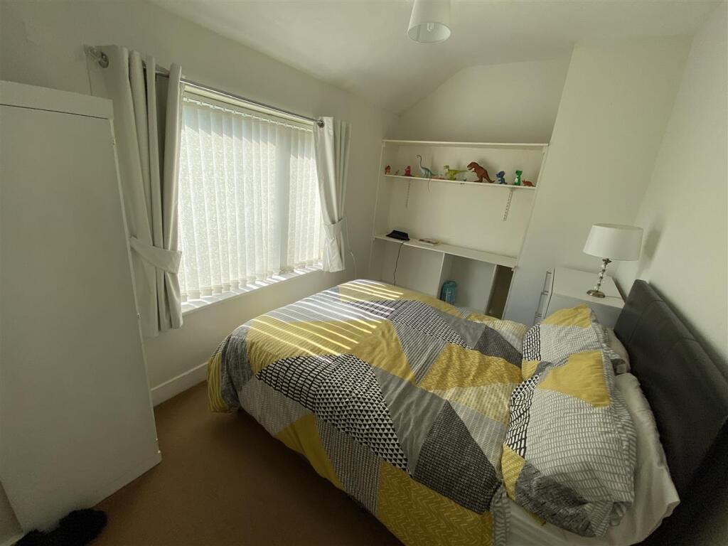 Bedroom no.3 front double: