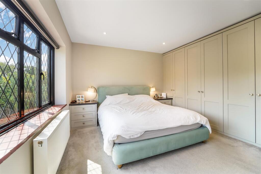 RUDEN WAY, (EXTRAS)-103.jpg