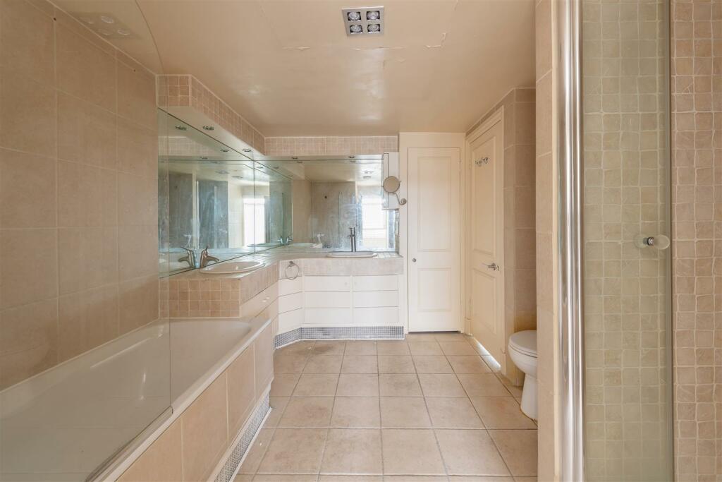 Flat 20 Fordie House Hi-12.jpg