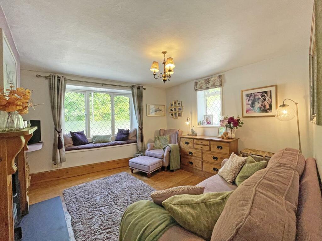 Hollow Hayes 1 - Lounge 2.jpg