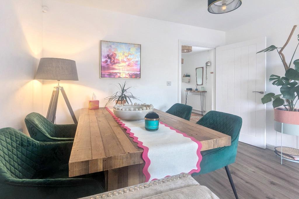 Lounge &amp; Dining Room