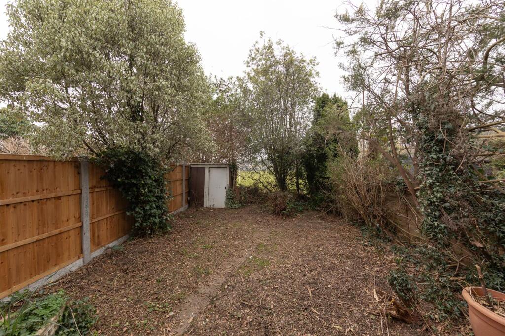 Harman Close, E4