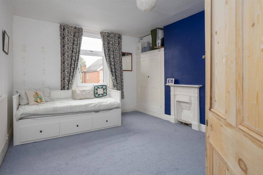 5 New Street. Lutterworth