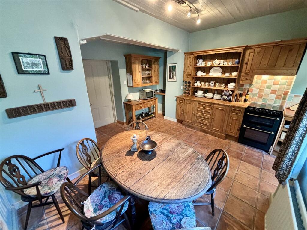 Open Plan Kitchen and Dining Room