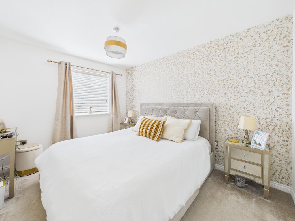 CAM05192G0-PR0138-STILL013