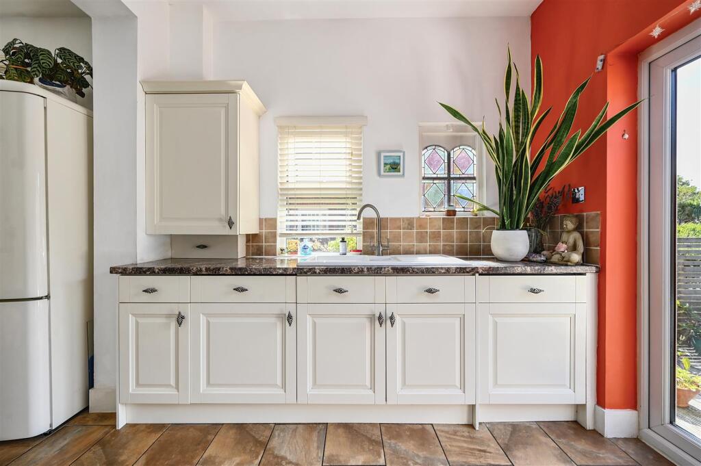 179 ASHBURNHAM ROAD (21).jpg