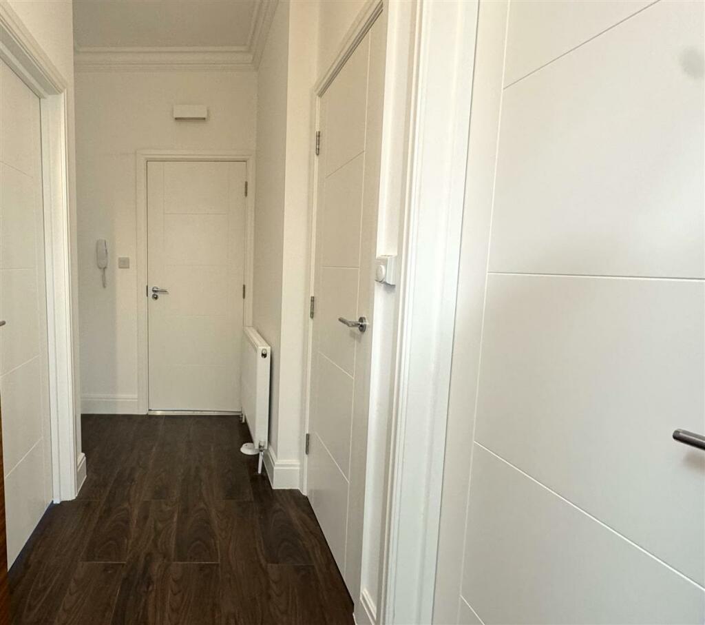 Hallway .jpg