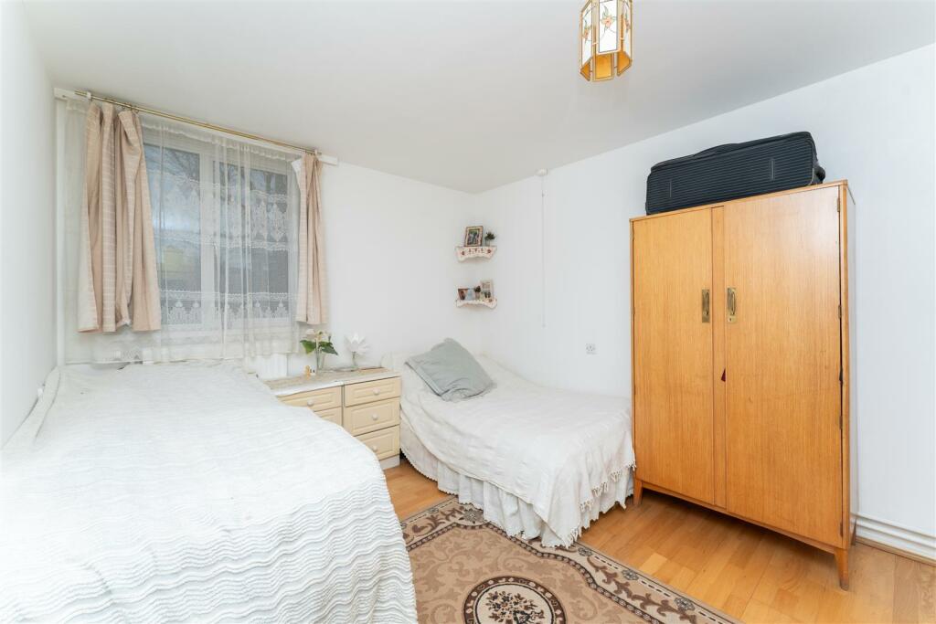 177 Gloucester bed a.jpg