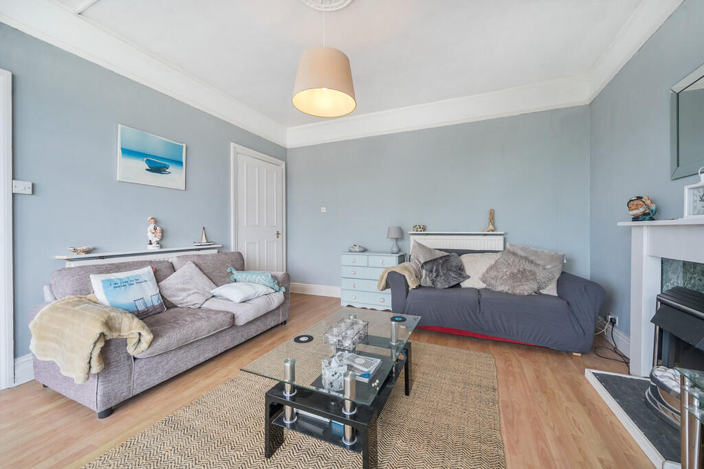 Living / Dining R...