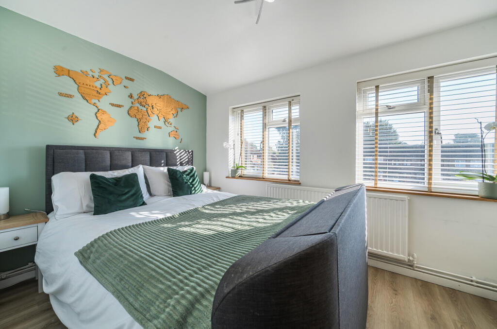 1360034-3-68da651...