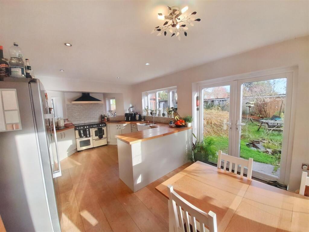 Kitchen dining room 3 new.jpg