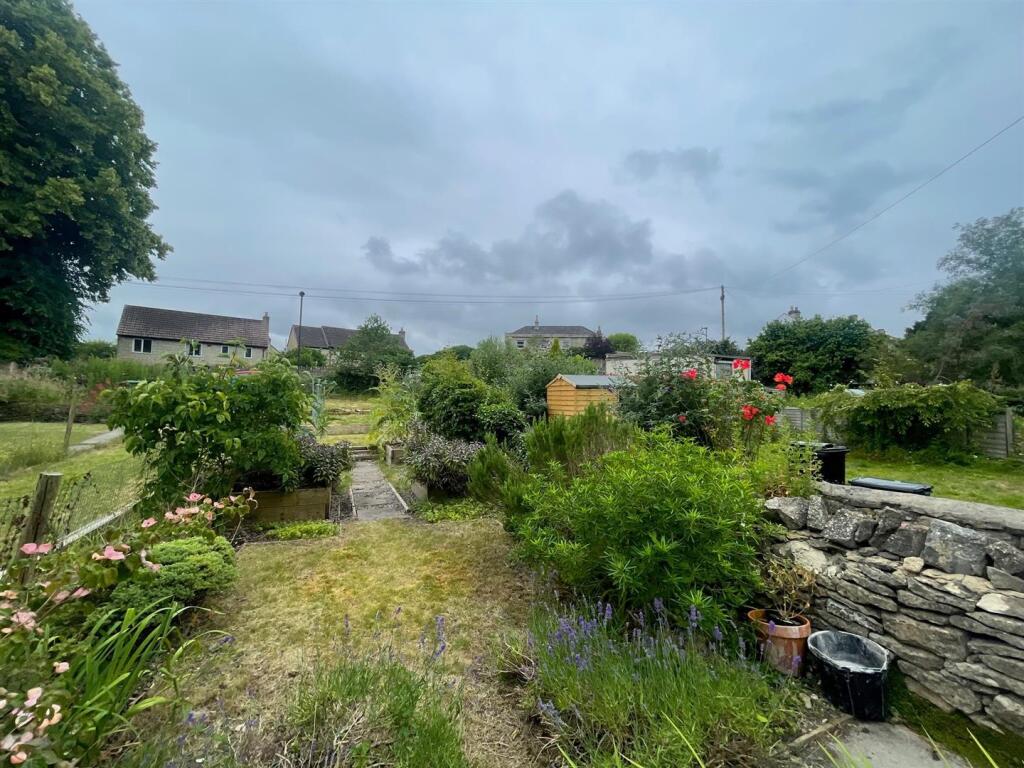 GARDEN 2.jpg