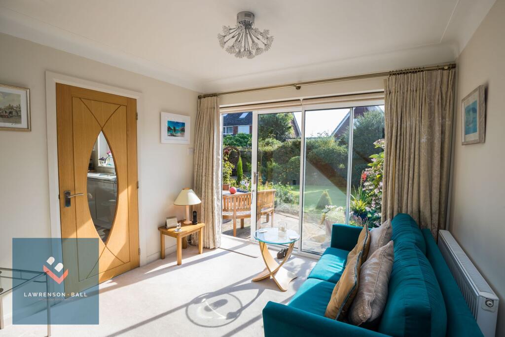 Sitting Room/Dining Room