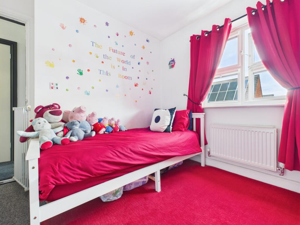 CAM03729G0-PR0099-STILL004