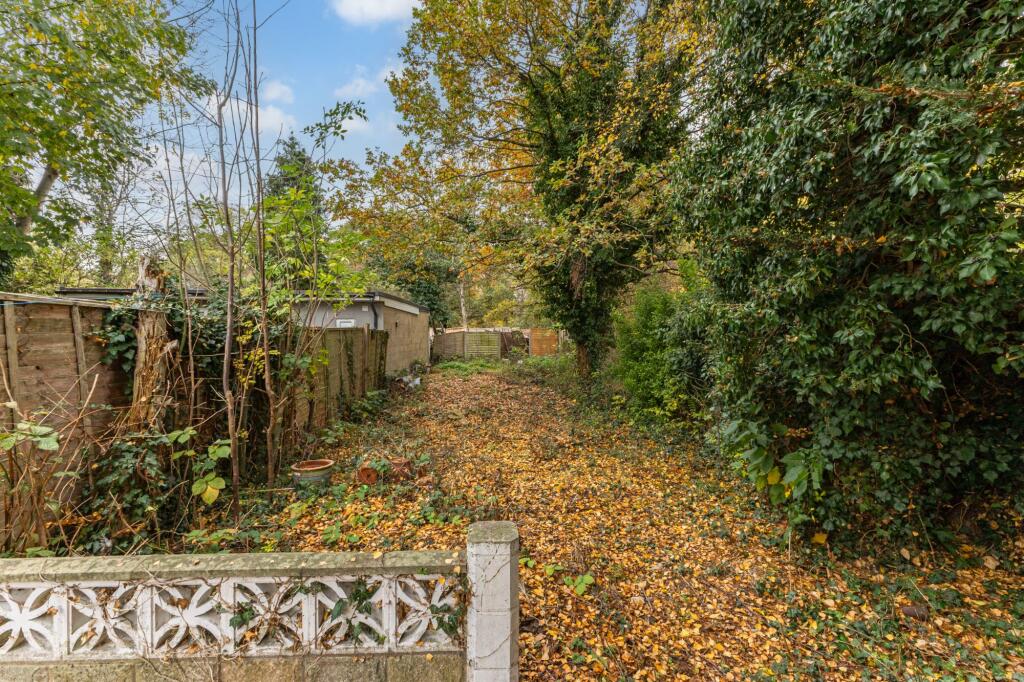 56 Langley Crescent, Harlington, Hayes, UB3 5HN