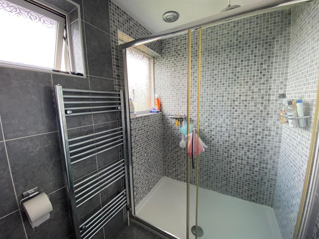 Shower Room.jpg