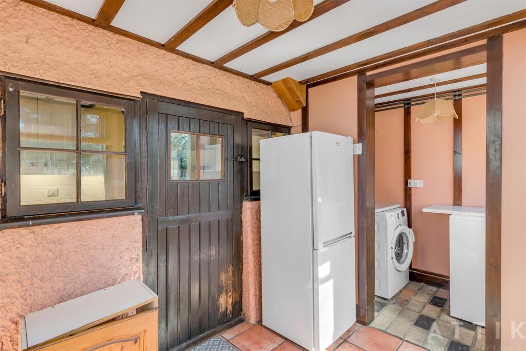 2 Stone Street Spexhall IP19 0RN (13).jpg