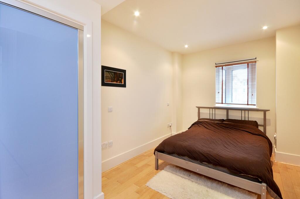 8-PUTNEY-WHARF-TO...