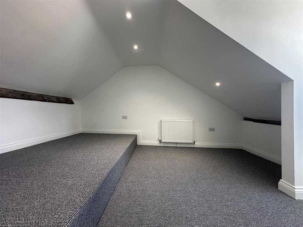 Bedroom 5 II.jpg