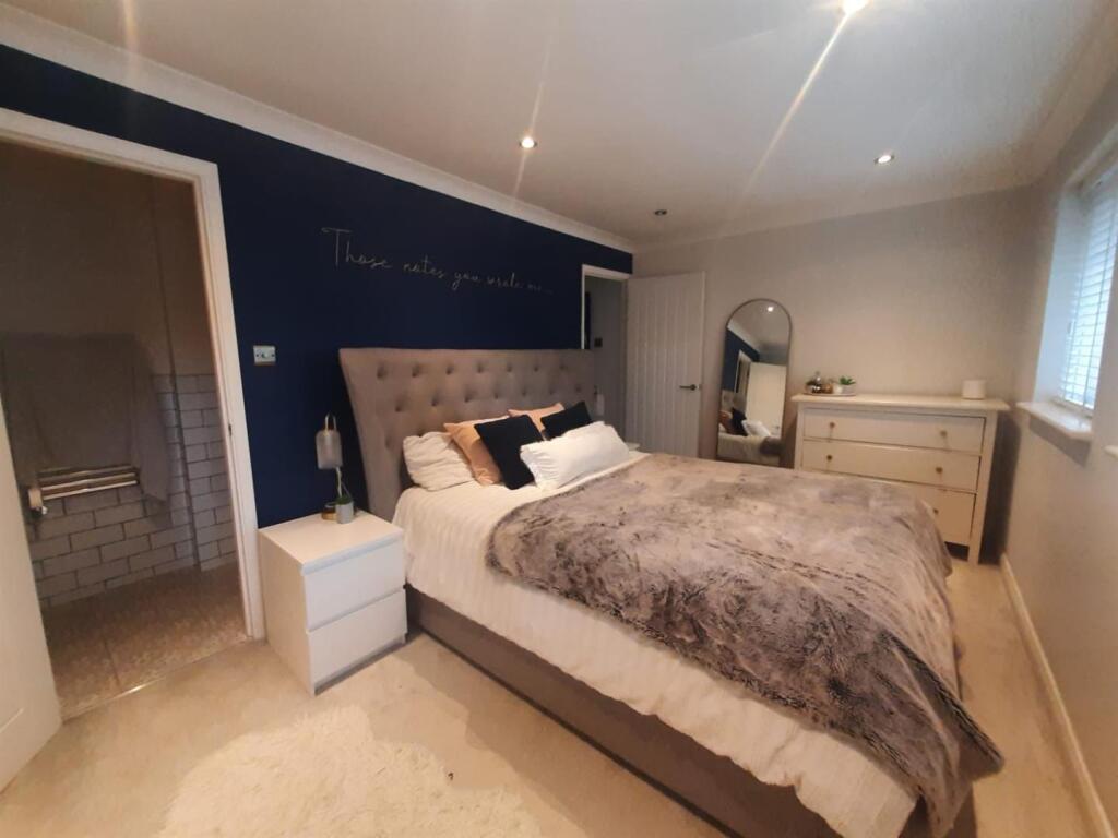 Bedroom 1- Master