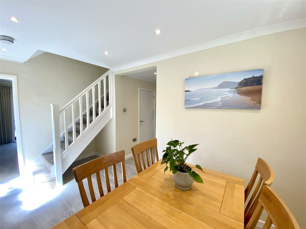 RECEPTION HALL/DINING ROOM